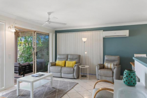 3-Bed with Alfresco Dining & BBQ 300m to the Beach